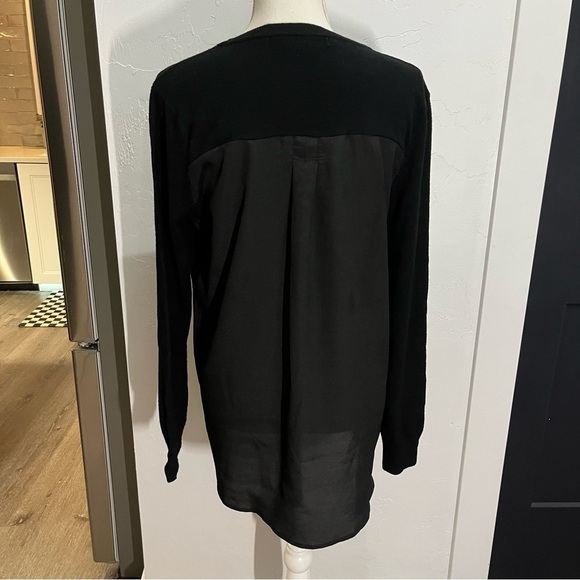 One A Black Keyhole High Low Knit Top Medium - Picture 5 of 10